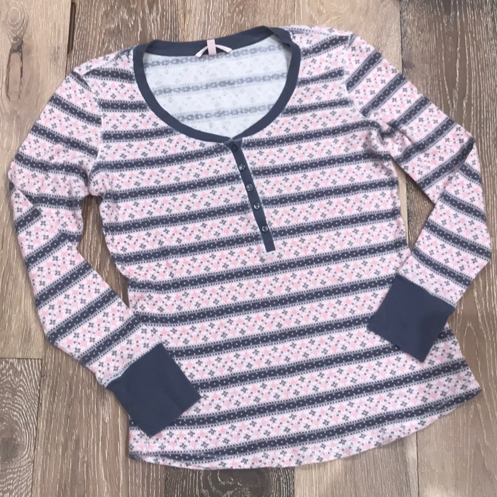 VS Pink and Gray Striped Henley Thermal Top Size M🩷🩶
